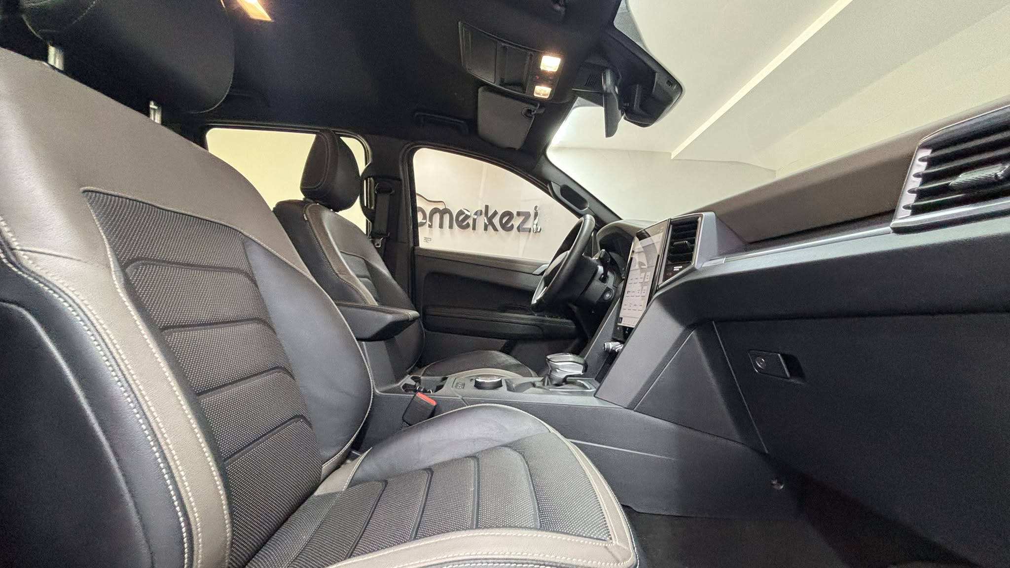 VOLKSWAGEN AMAROK 24